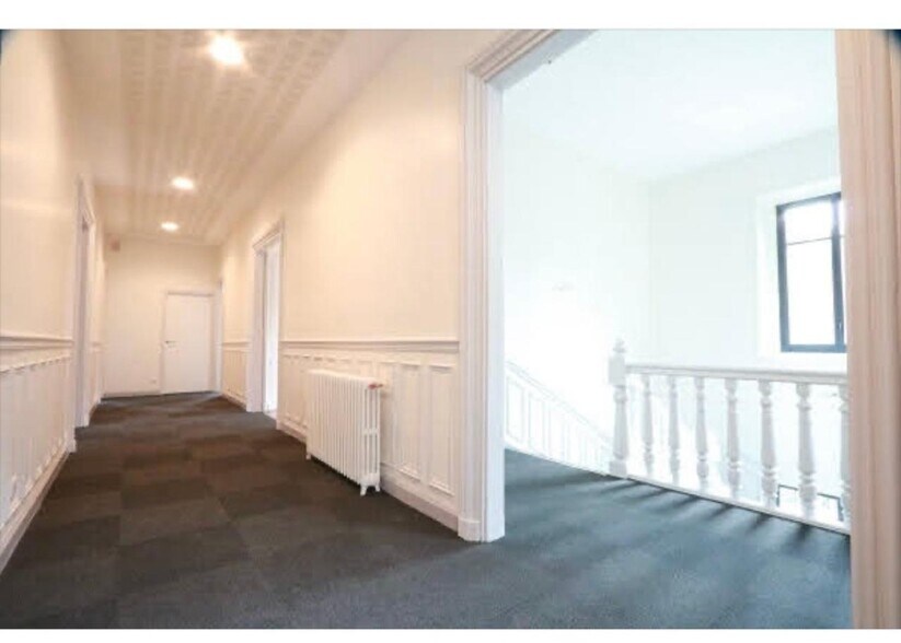 Office in Aubervilliers to rent - Interior Photo - Image 3 of 13