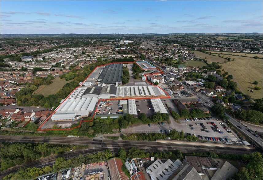 Station Rd, Yate to rent - Aerial - Image 2 of 7