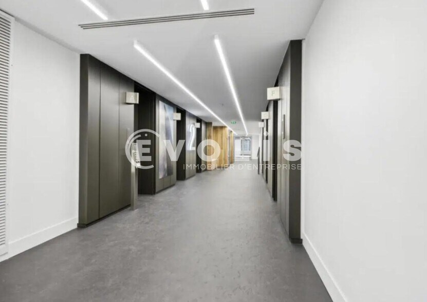 Office in Courbevoie to rent - Interior Photo - Image 3 of 11