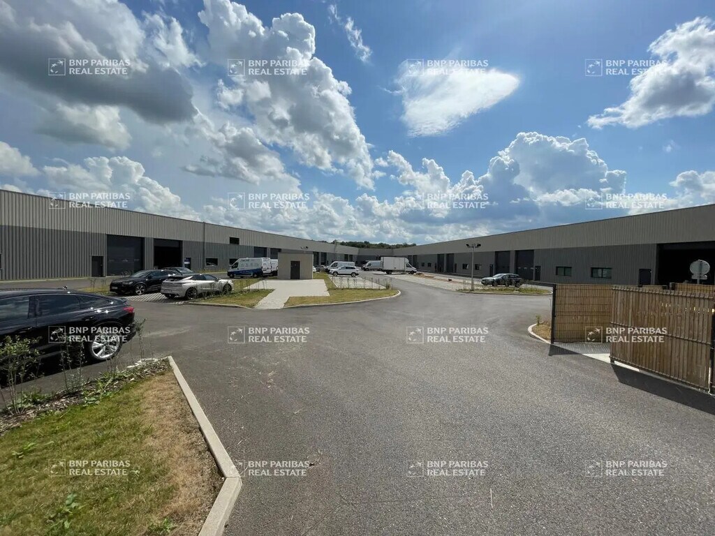 Location Bureaux 229 m² - Photo 1