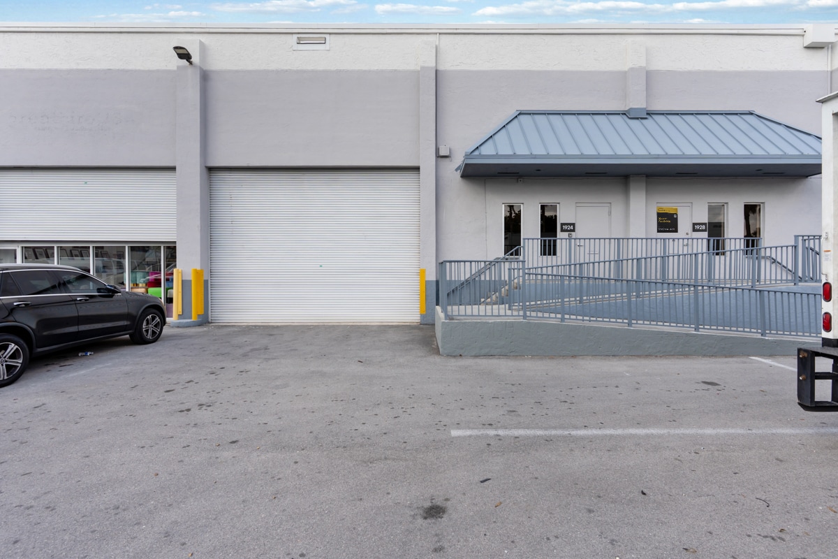 7950-7966 NW 14th St, Miami, FL to rent Building Photo- Image 1 of 17