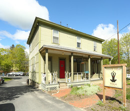 1052 Western Ave, Brattleboro, VT for sale Primary Photo- Image 1 of 1