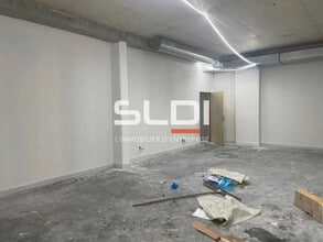 Retail in Genas to rent Building Photo- Image 2 of 3