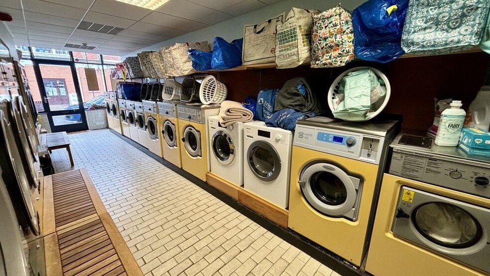 108 Regent St, Shanklin for sale - Building Photo - Image 2 of 8