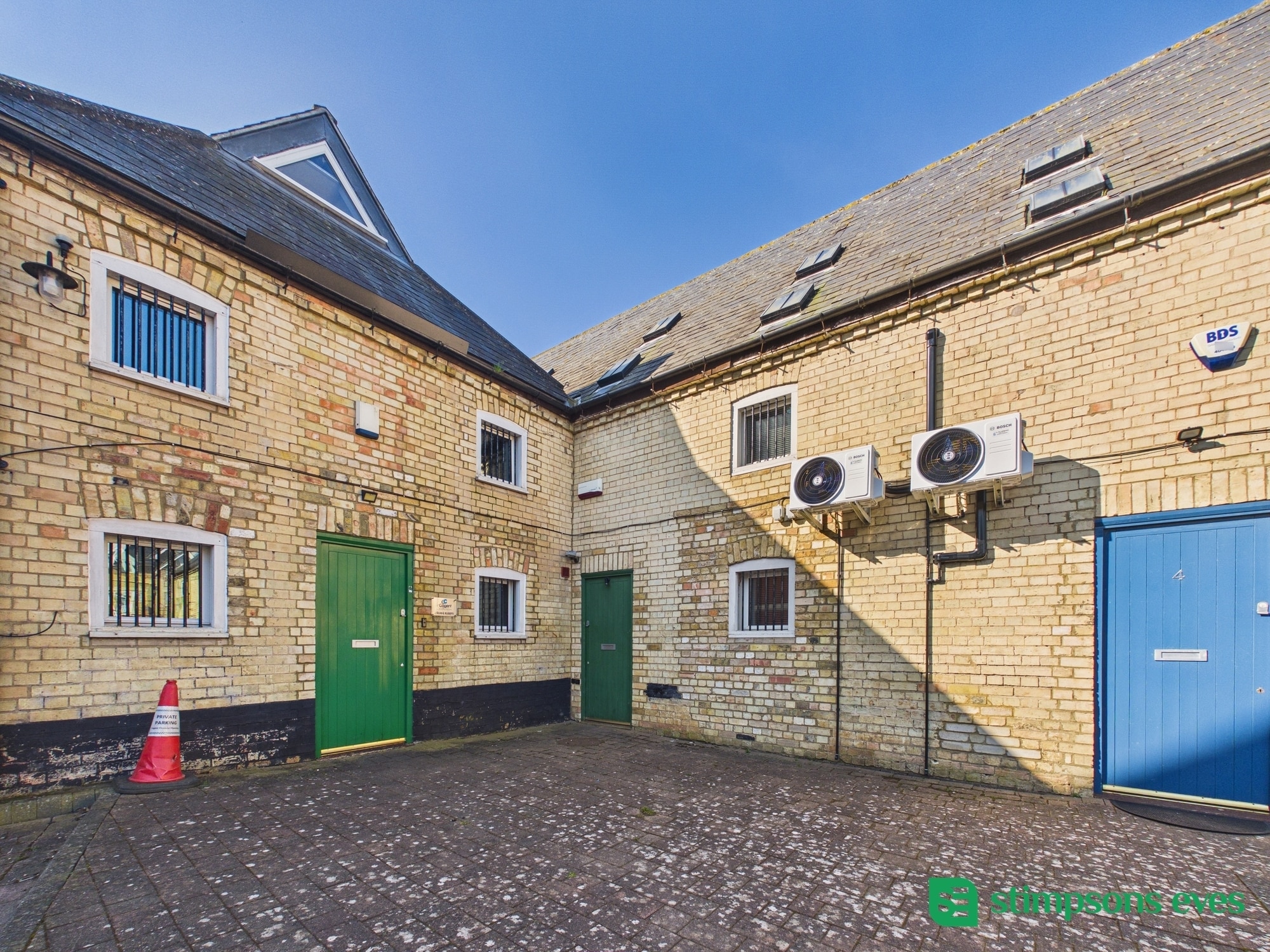 5 Brewers Yard, Shefford to rent Building Photo- Image 1 of 12