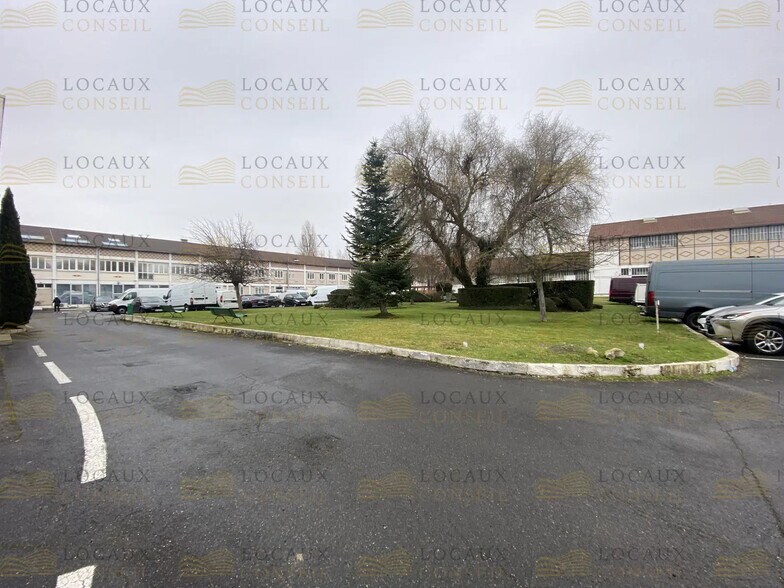 Light Industrial in Bezons to rent - Building Photo - Image 3 of 5