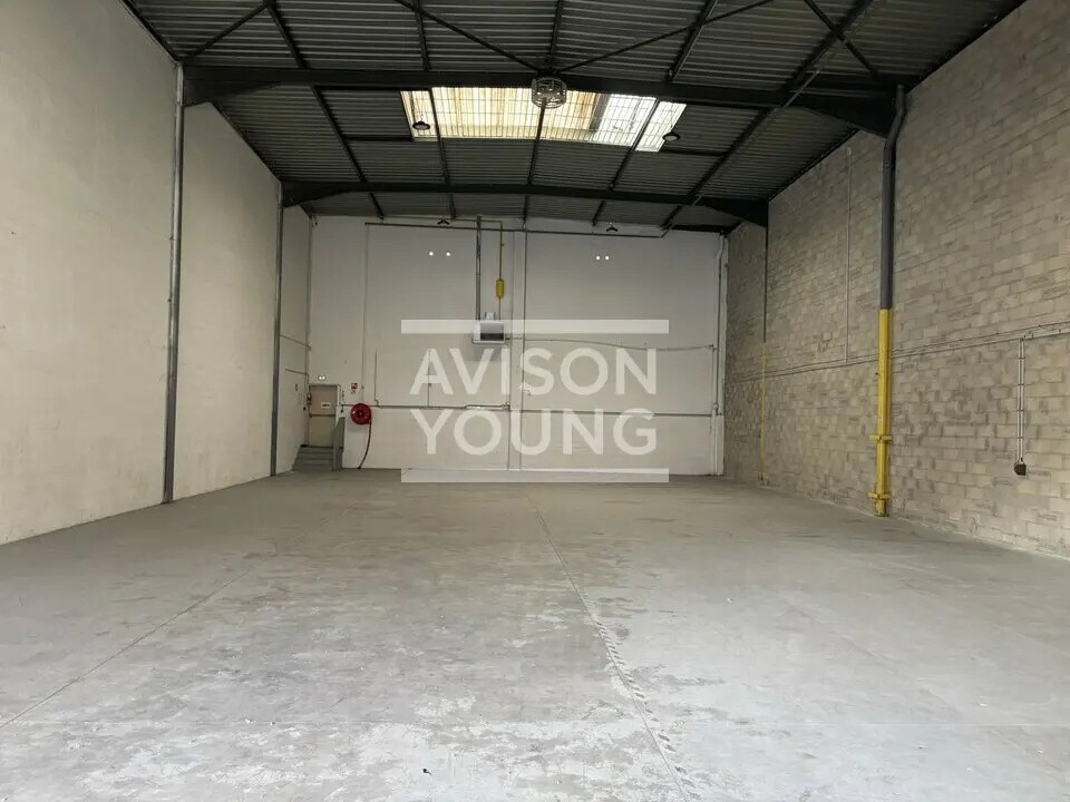 Light Industrial in Saint-Ouen-sur-Seine to rent Interior Photo- Image 1 of 4