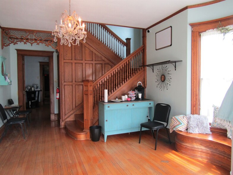 30 Taylor St, Troy, PA for sale - Interior Photo - Image 3 of 42