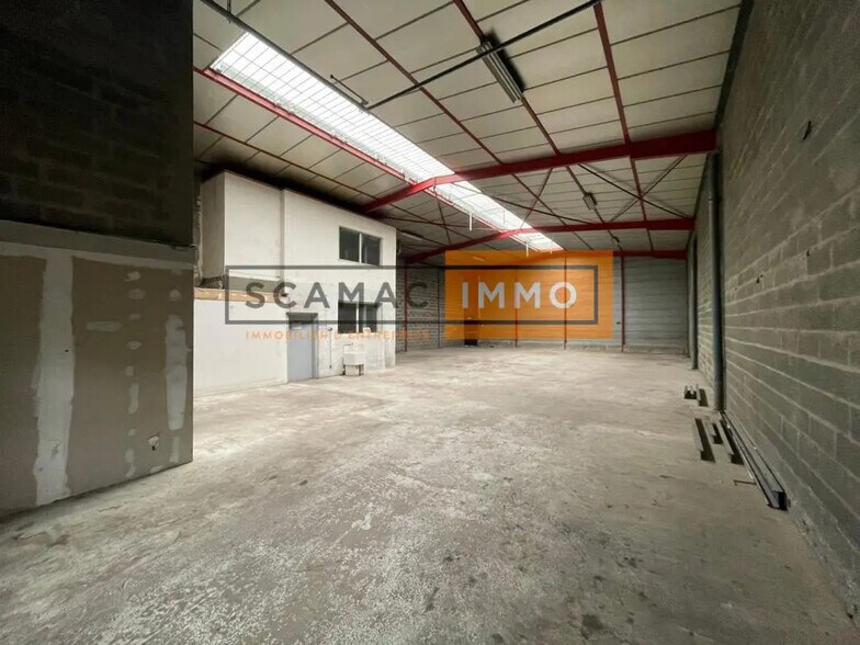 Industrial in to rent - Building Photo - Image 2 of 6