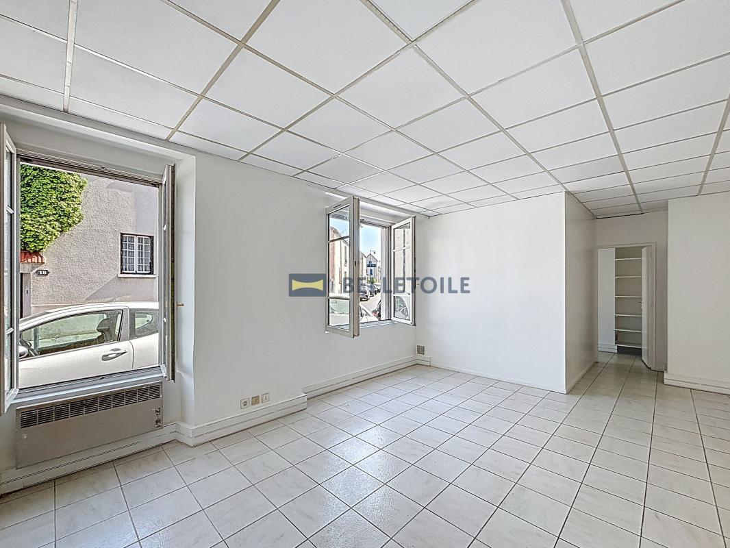 Office in Maisons-Alfort to rent Interior Photo- Image 1 of 7