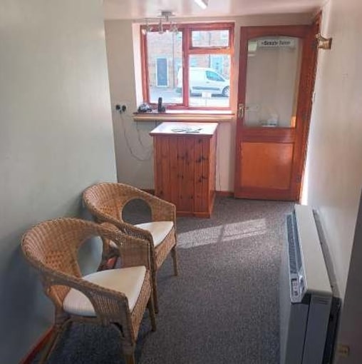 Main St, Warwick to rent Interior Photo- Image 1 of 3