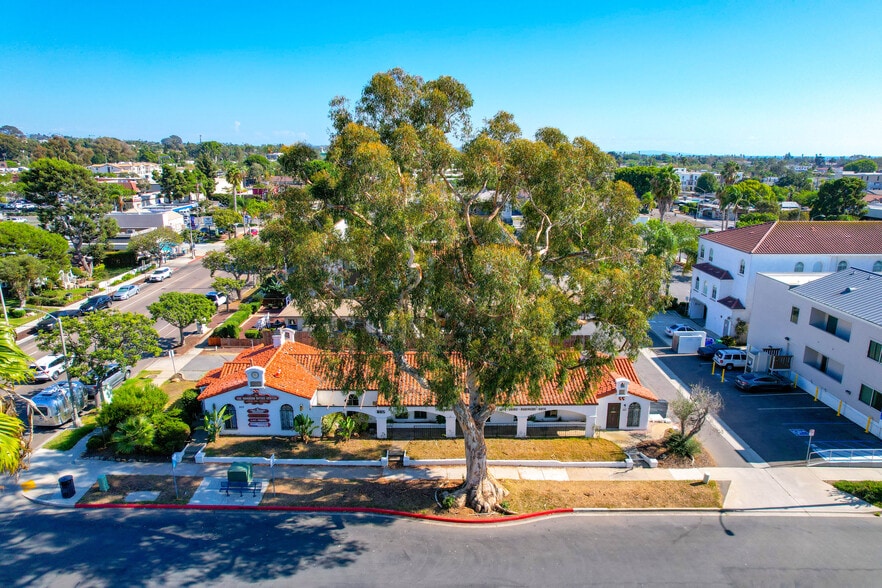 861-869 Grand Ave, Carlsbad, CA for rent - Building Photo - Image 3 of 12