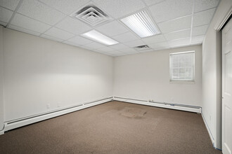 160 N State Rd, Briarcliff Manor, NY for rent Interior Photo- Image 1 of 4