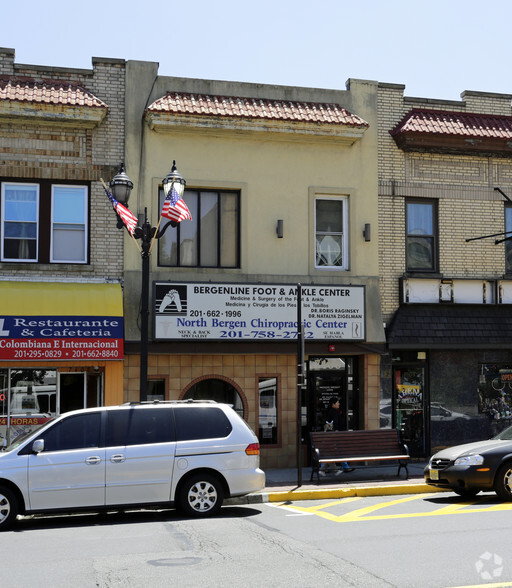 7406 Bergenline Ave, North Bergen, NJ for sale - Primary Photo - Image 1 of 1