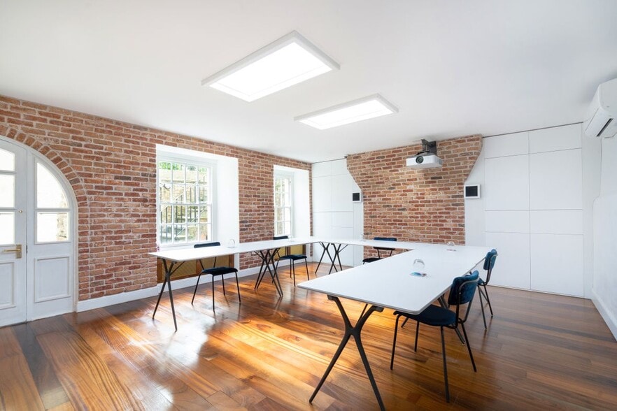 17-18 Berkeley Sq, Bristol to rent - Interior Photo - Image 3 of 16