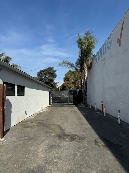 1420 W Holt Ave, Pomona, CA for sale - Building Photo - Image 3 of 15