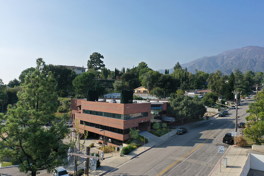 4515 Ocean View Blvd, La Canada Flintridge, CA for rent - Building Photo - Image 2 of 31