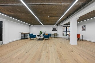 18 Victoria Park Sq, London to rent Interior Photo- Image 1 of 9