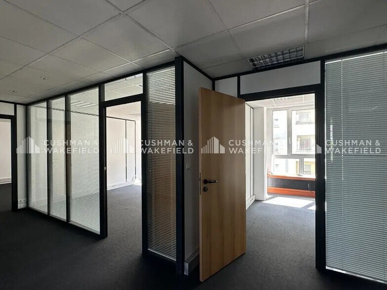 Office in Strasbourg to rent - Interior Photo - Image 2 of 11