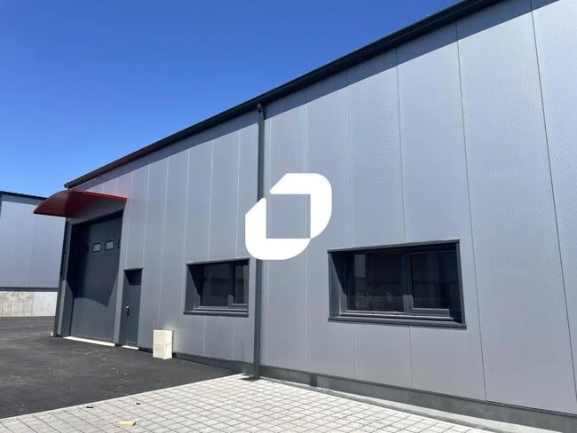 Location Local d'activités 220 m²