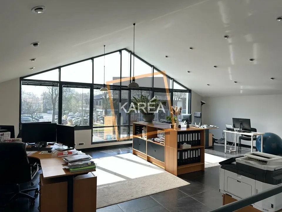 Location Commerce 175 m² - Photo 1
