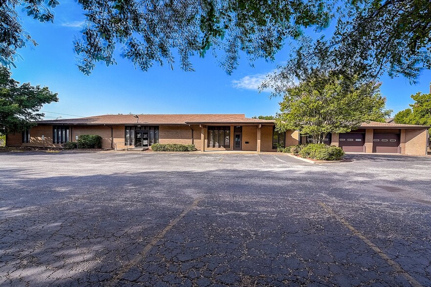 7221 American Way, Dallas, TX for sale - Building Photo - Image 1 of 1