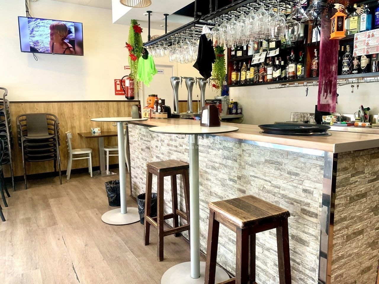 Retail in Madrid, Madrid to rent Interior Photo- Image 1 of 7