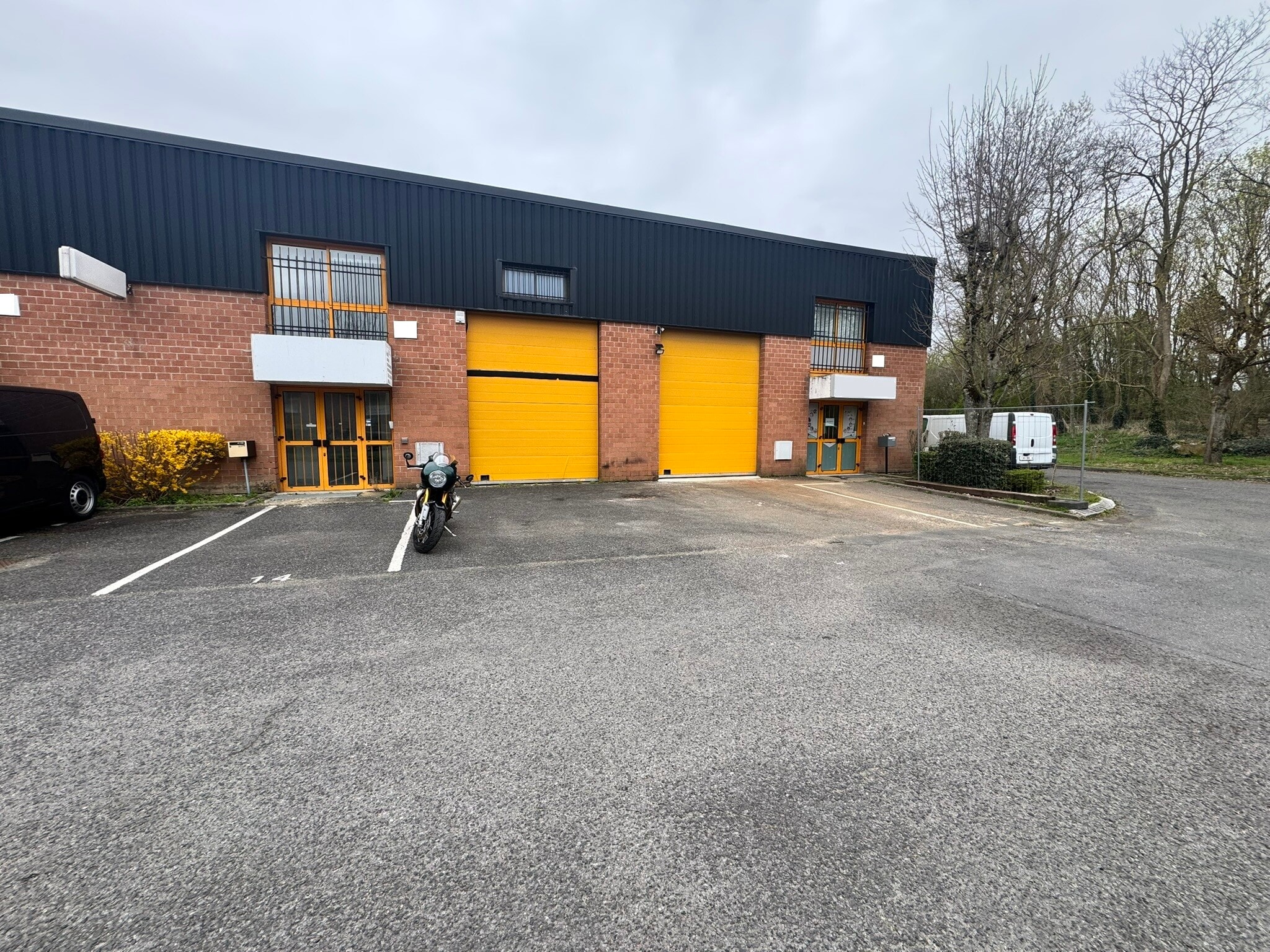 10 Avenue De La Mare, Saint-Ouen-l'Aumône to rent Building Photo- Image 1 of 10