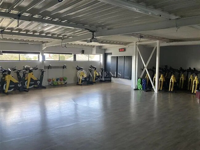 Location Commerce 900 m²