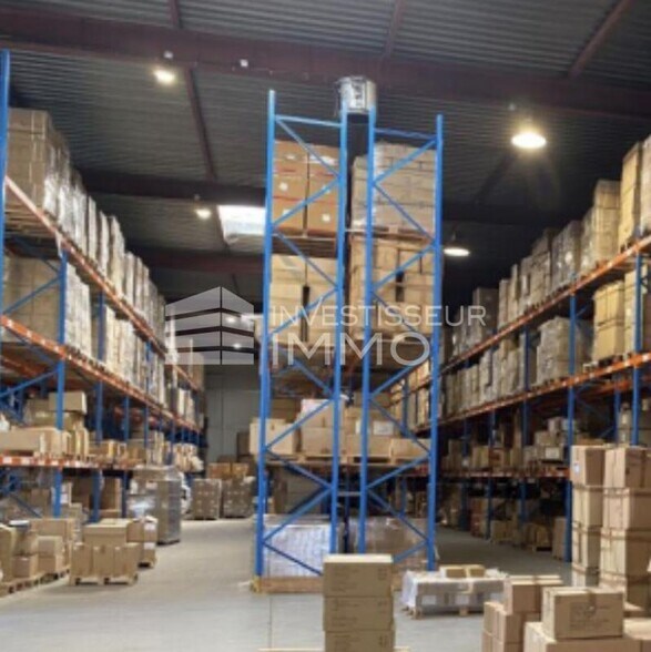 Light Industrial in Noisy Le Grand to rent - Building Photo - Image 3 of 5