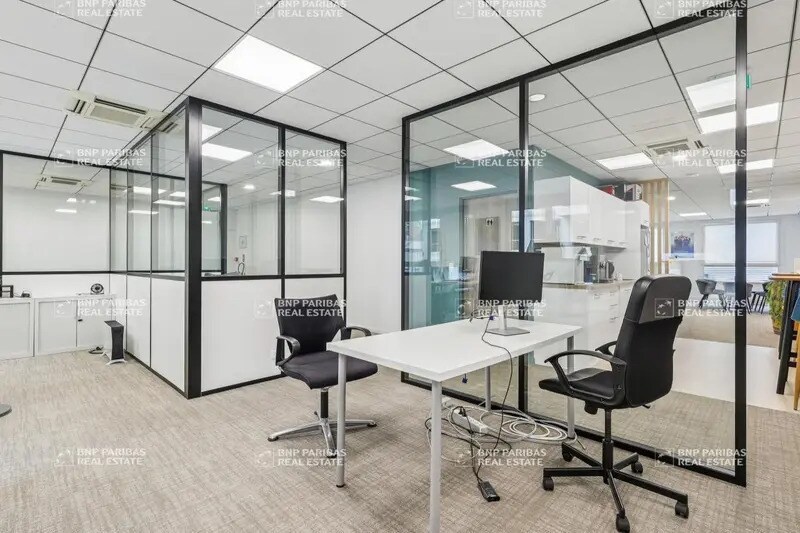 Office in Arcueil to rent - Interior Photo - Image 1 of 9