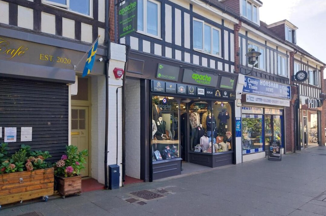 9 Bishopric, Horsham for sale Primary Photo- Image 1 of 1