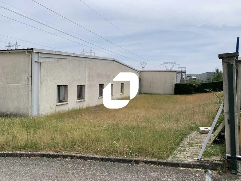 2 Rue Louis Renault, Jonage to rent - Building Photo - Image 2 of 23