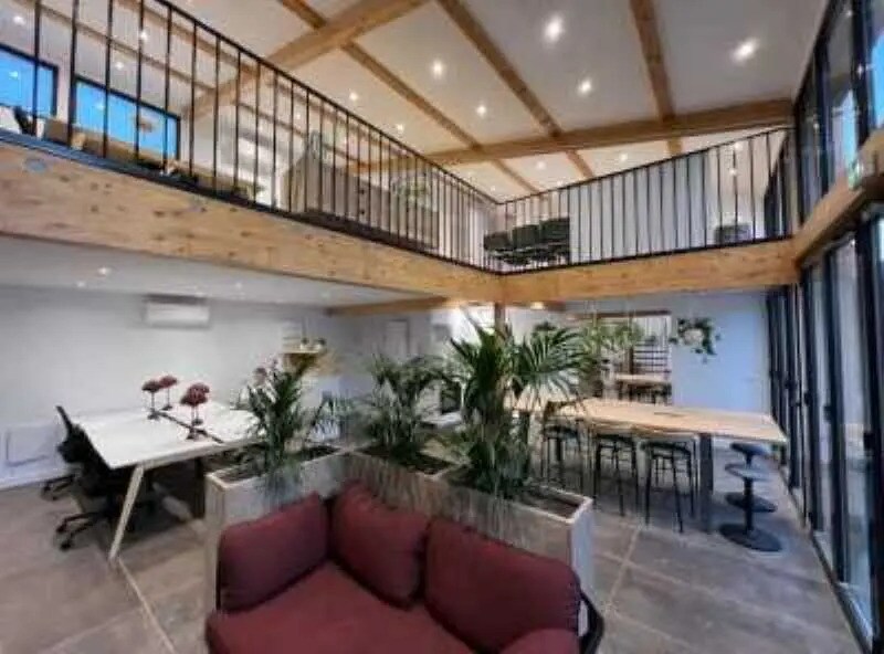 Office in Montreuil to rent Interior Photo- Image 1 of 13