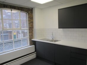 Lynton Rd, London to rent Interior Photo- Image 2 of 3
