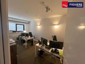 9 Bis Place John Rewald, Aix-en-Provence to rent Building Photo- Image 2 of 3