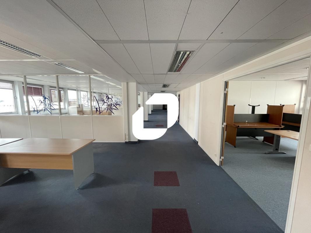 Office in Créteil to rent Interior Photo- Image 1 of 9