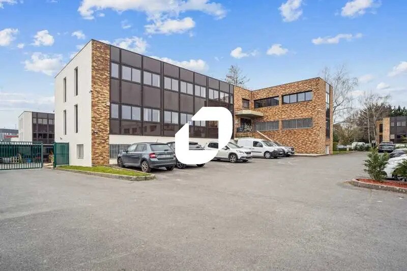 4 Rue De La Terre De Feu, Les Ulis to rent - Building Photo - Image 1 of 17