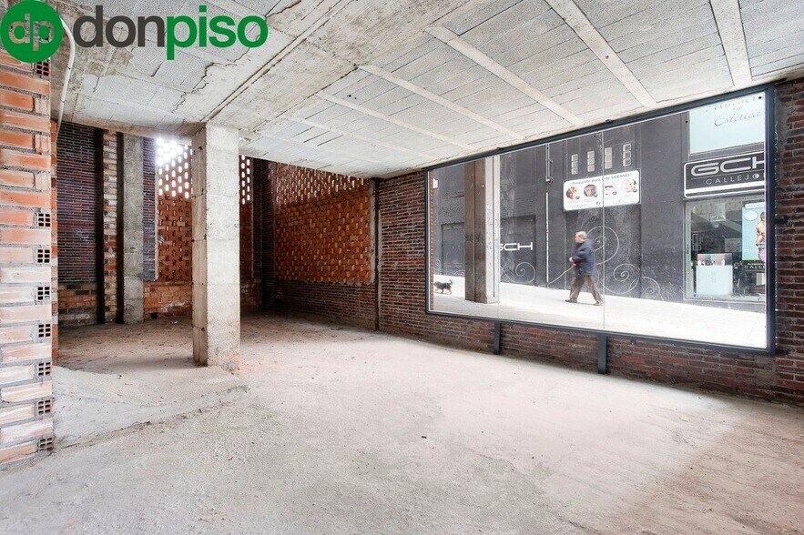Retail in Granada for sale - Interior Photo - Image 1 of 24