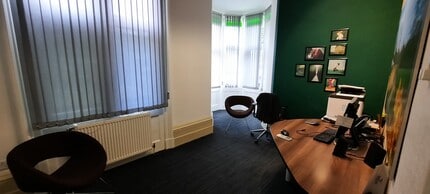 19-21 Victoria Sq, Droitwich to rent Interior Photo- Image 2 of 2