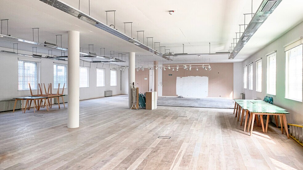 125 Freston Rd, London for sale - Interior Photo - Image 1 of 1