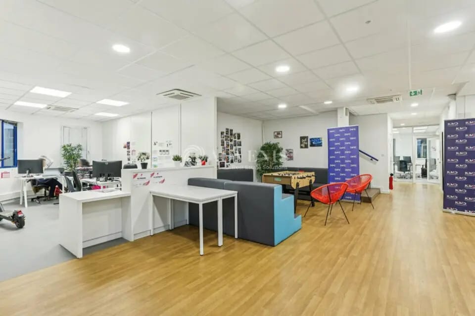 Office in Lyon to rent Interior Photo- Image 1 of 13