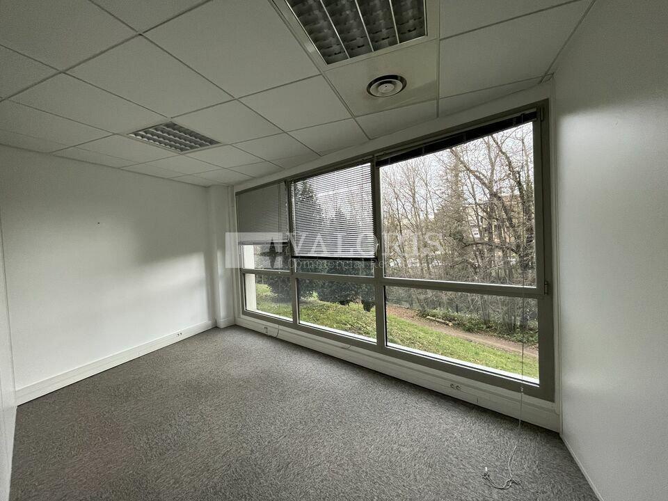 15 Chemin Du Saquin, Écully to rent Building Photo- Image 1 of 16
