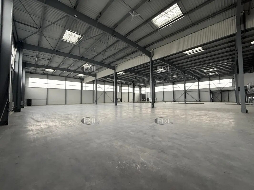 Light Industrial in Torcy to rent Interior Photo- Image 1 of 5