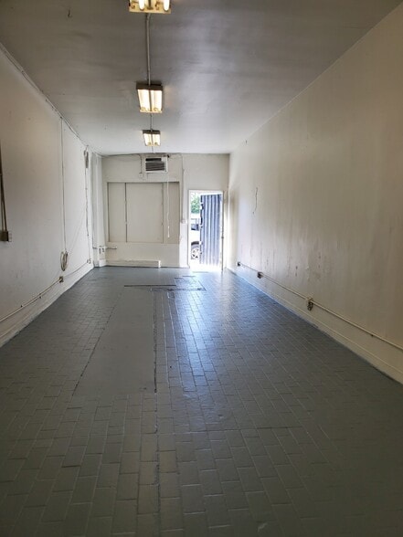 7312-7316 S San Pedro St, Los Angeles, CA for rent - Interior Photo - Image 3 of 4