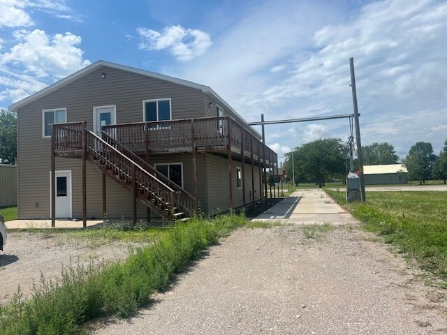 213 10th St, Onawa, IA for sale - Primary Photo - Image 1 of 3