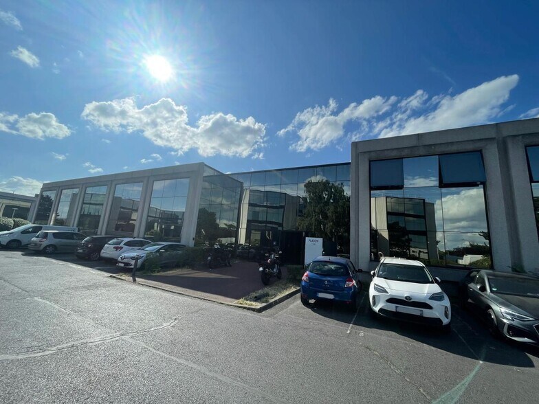 Light Industrial in Argenteuil to rent - Building Photo - Image 1 of 13