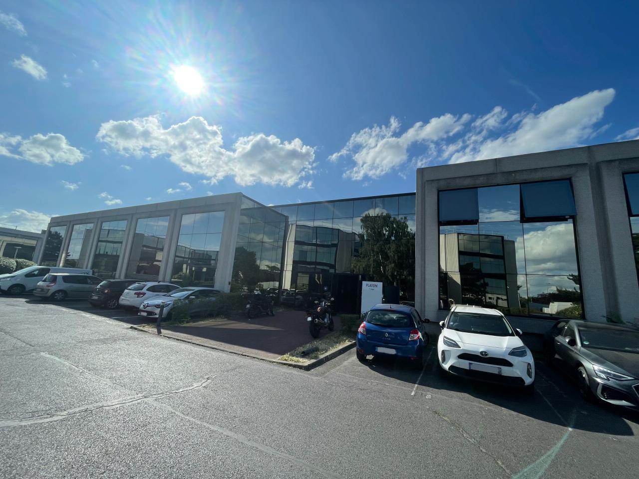 Light Industrial in Argenteuil to rent Building Photo- Image 1 of 14