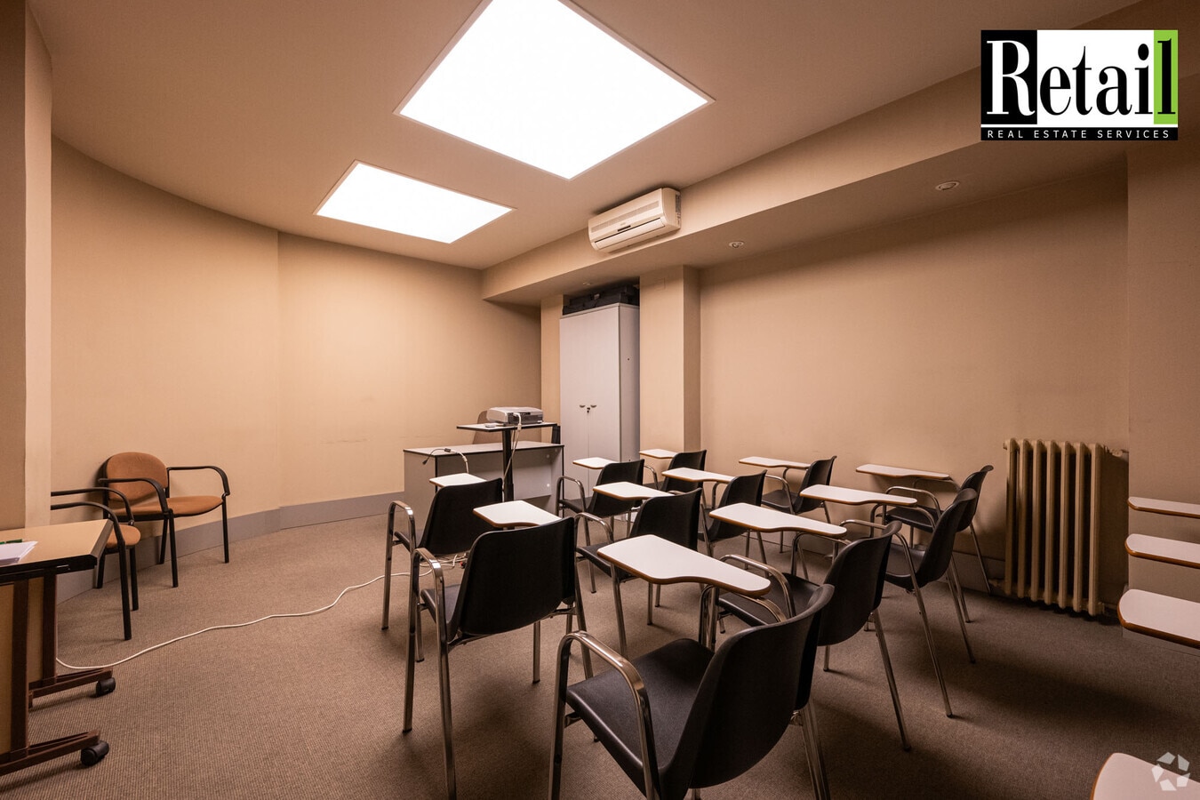 Madrid, MAD 28010 - - - Interior Photo - Image 2 of 9