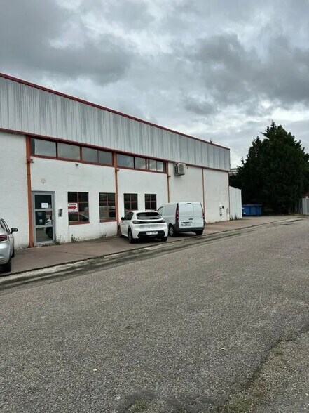 Light Industrial in Pessac to rent - Building Photo - Image 3 of 4